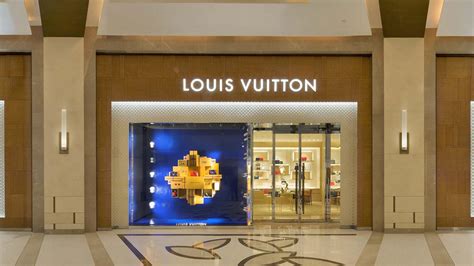 louis vuitton new store solaire